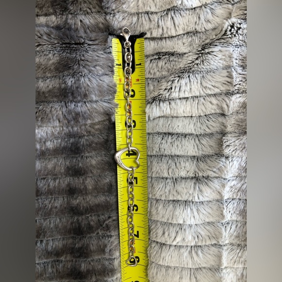 Hot Diamonds Heart Bracelet w/3 diamonds. The perfect Valentine’s Day gift 4 you - Picture 6 of 12